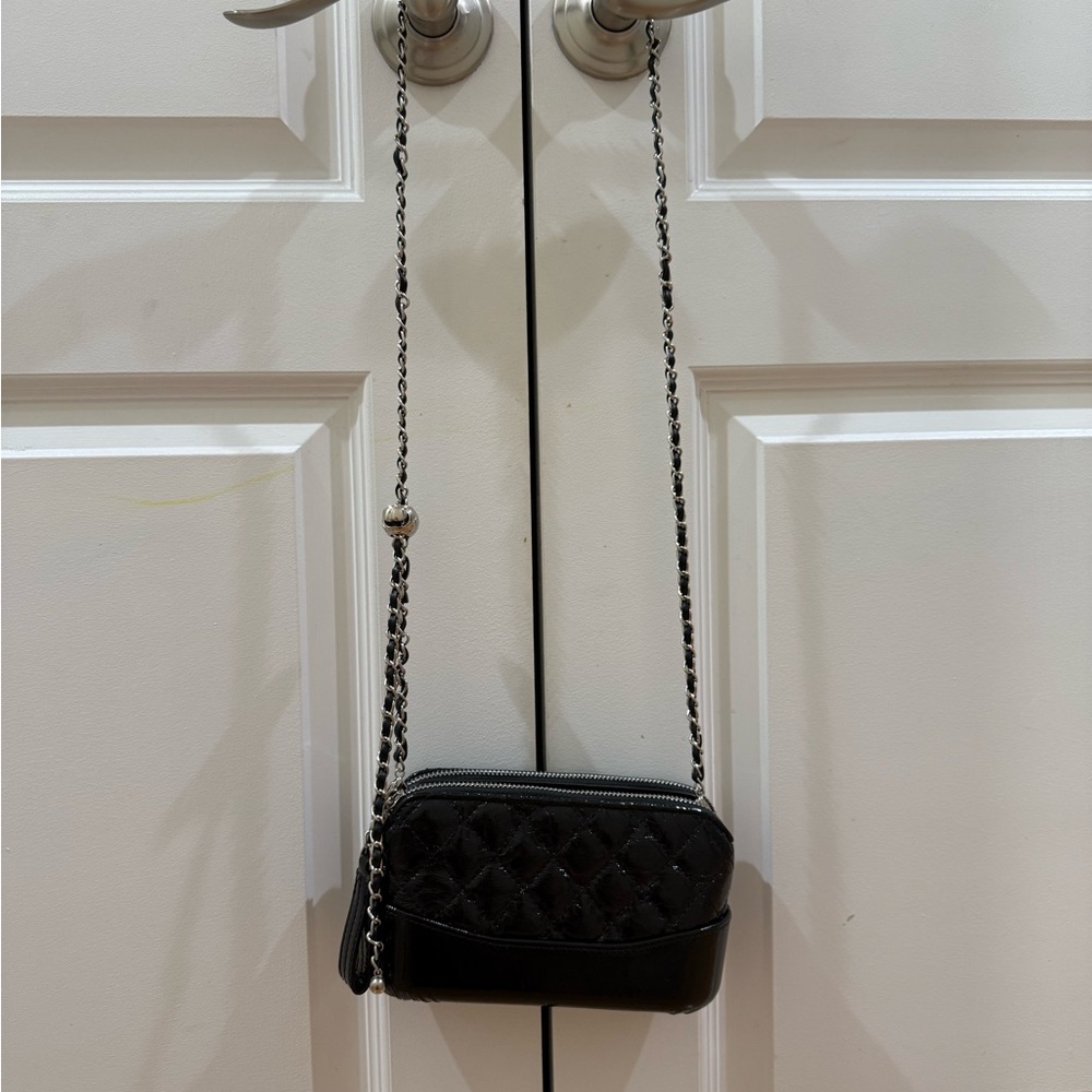 Chic Black Quilted Crossbody Bag with Chain Strap